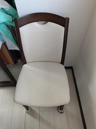 椅子 4個