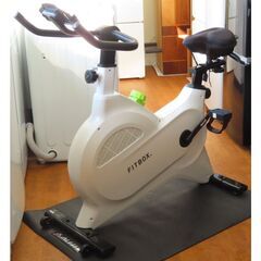 ♪FITBOX lite FBX-001W_01 白 エアロバイク スピンバイク ジェルシートカバー/マット付♪の画像