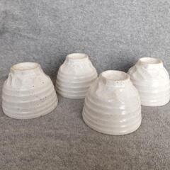 白の器4個セットの画像