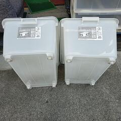 プラケース2個 フタ割れの画像