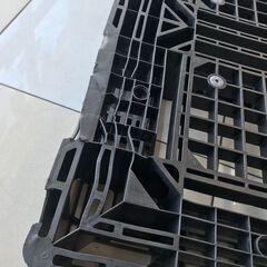 【タダでお譲り致します】プラパレ プラスチックパレット ※先着の画像