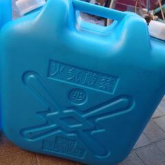 灯油ポリタンク 18Lと20L2個セットの画像
