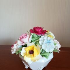 Royal Doulton  ロイヤルドルトン　陶花　陶器　花　置物　インテリアの画像
