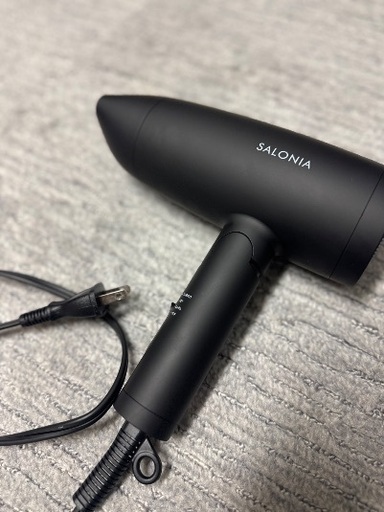 【美品】ドライヤー　SALONIA