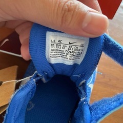 子供NIKEスニーカーの画像