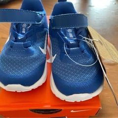 子供NIKEスニーカーの画像