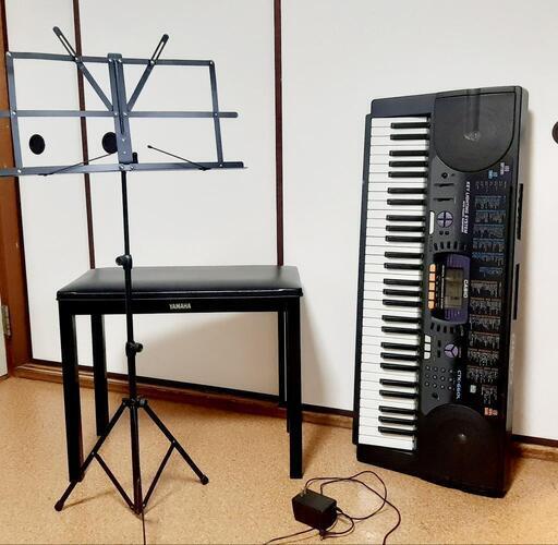 カシオ電子ピアノ61鍵盤。CTK-660L