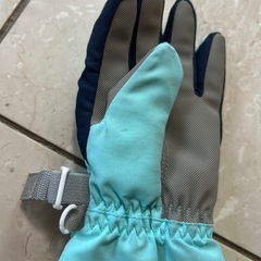 子ども　雪遊び手袋の画像