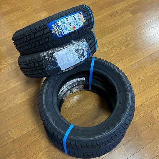 新品スタッドレスタイヤ2024年製軽155/65/14