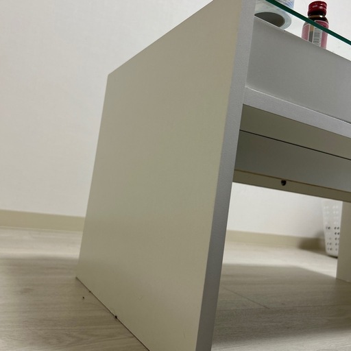 ガラステーブル