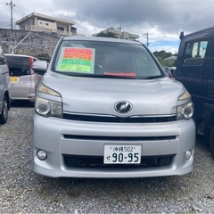 トヨタ　ヴォクシー　レンタアップ車　左側パワースライドドア