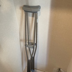 両方　松葉杖