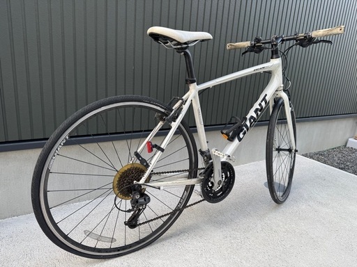 GIANT ジャイアント クロスバイク白色 GIANT ジャイアント 白 GIANT