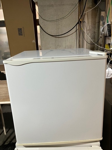 2501-405 ユーイング 1ドアノンフロン電気冷蔵庫 ER-D50WJ(W) 2017年製 動作確認済み 容量45L キズ汚れ有り