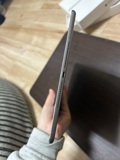 Apple iPad Air 2 32GB 本体  Wi-Fi+cellular シルバー A1567