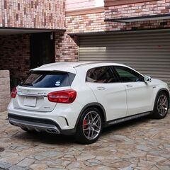 検査8年2月GLA45 4MATIC 360PSターボ/ディストロニックプラス/ブラックスポーツレザーシート/AMG19AW/ナビ/地デジ/バックカメラ/点検記録簿の画像