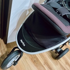 定価6万円　アップリカ スムーヴ 3輪ベビーカーの画像
