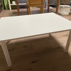 ニトリの白い座卓