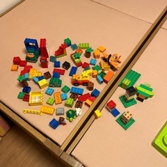 LEGO Duploの多彩なブロックセットの画像