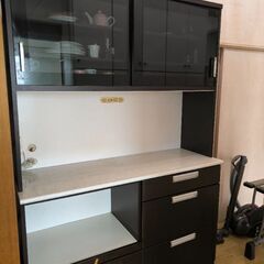１月末まで☆食器棚