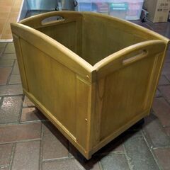 マガジンラック 新聞入れ 小物入れ 木製 収納ボックス キャスター付き 札幌市東区 新道東店の画像