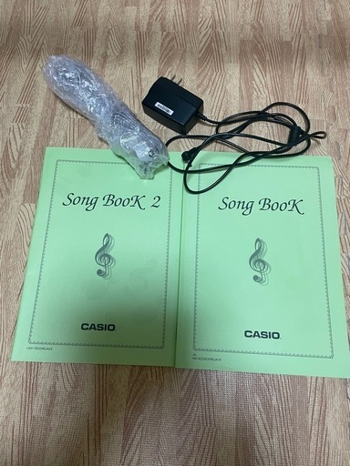 CASIO LK-511 電子ピアノ  ナビゲーション機能: 光鍵盤機能 　 椅子、スタンド付き