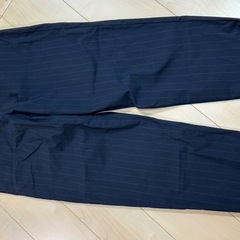 メンズパンツ 暗めの紺色 ストライプ