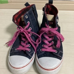 スニーカー　バッシュ型　22cm