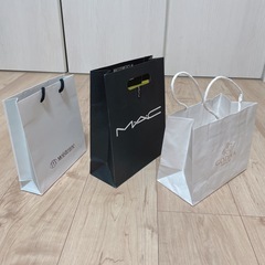 ブランド　紙袋の画像