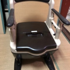 【受け渡し決まりました】【新品未使用】ポータブルトイレ　介護用ト...