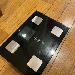 
まとめ売り折り畳みベッド・体重計・鏡 