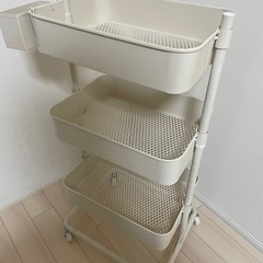 3段収納ラックの画像