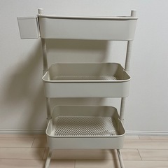 3段収納ラックの画像