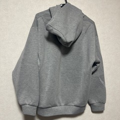 お値下げ GU パーカーの画像