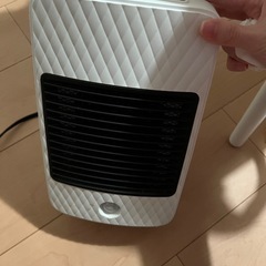 美品 セラミックファンヒーター