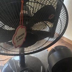 右下の小型扇風機
