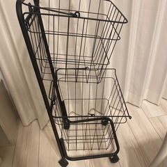 ランドリーワゴン2段の画像