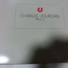 ●ブランドCHARLES 　JOURDAN（シャルルジョルダン）、●ウオッシュタオル３点未使用箱入（綿１００％）●ブルー２本ホワイト１本、箱にマジック跡有、画像参照。★お手数をおかけしますプロフィール必読ですの画像