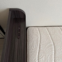 セミダブル　ベッドフレーム　収納、充電付きの画像