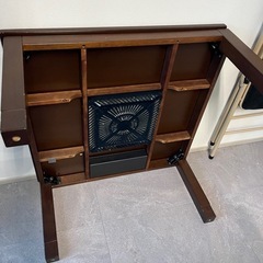 1月末まで限定価格　こたつ机　コード付き　およそ75×45 正方形の画像