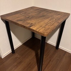 ブルーノ　テーブル