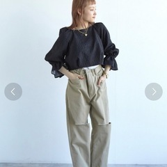 ホワイト　ブラウス　カーディガン　の画像