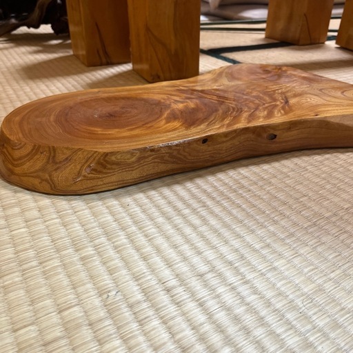 小さなテーブルまたは台座サイズ