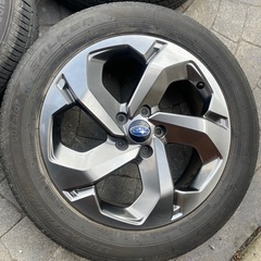 フォレスタータイヤホイール美品の画像