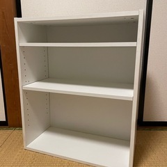 カラーボックス　または　
本棚(元　本棚付きデスク)　引き取りのみ