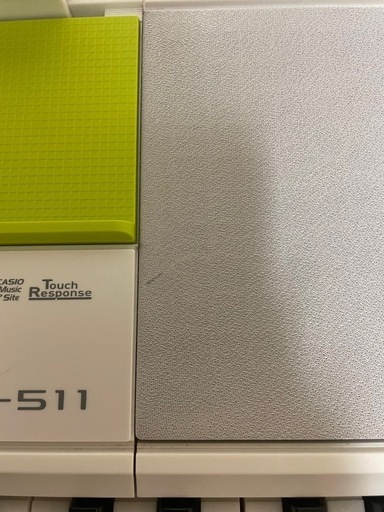 CASIO LK-511 電子ピアノ  ナビゲーション機能: 光鍵盤機能 　 椅子、スタンド付き