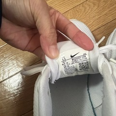 Nike スニーカー　白　22.5cmの画像