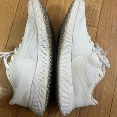 Nike スニーカー　白　22.5cmの画像