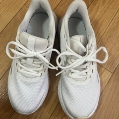 Nike スニーカー　白　22.5cm