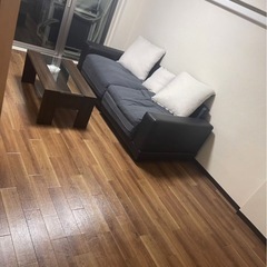 ソファー、テーブル2000円